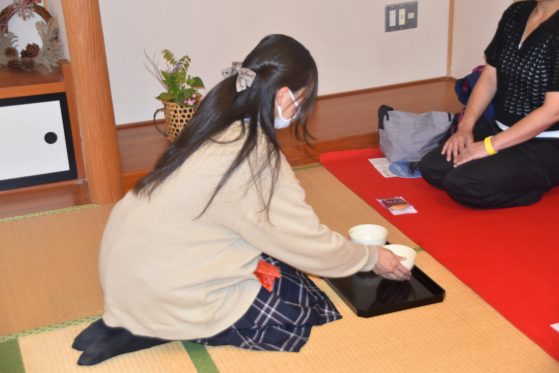 R7_0926-27（オリオン祭茶華道部③）.JPG