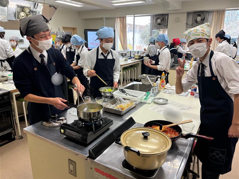 R8_0129（１年生調理実習①）