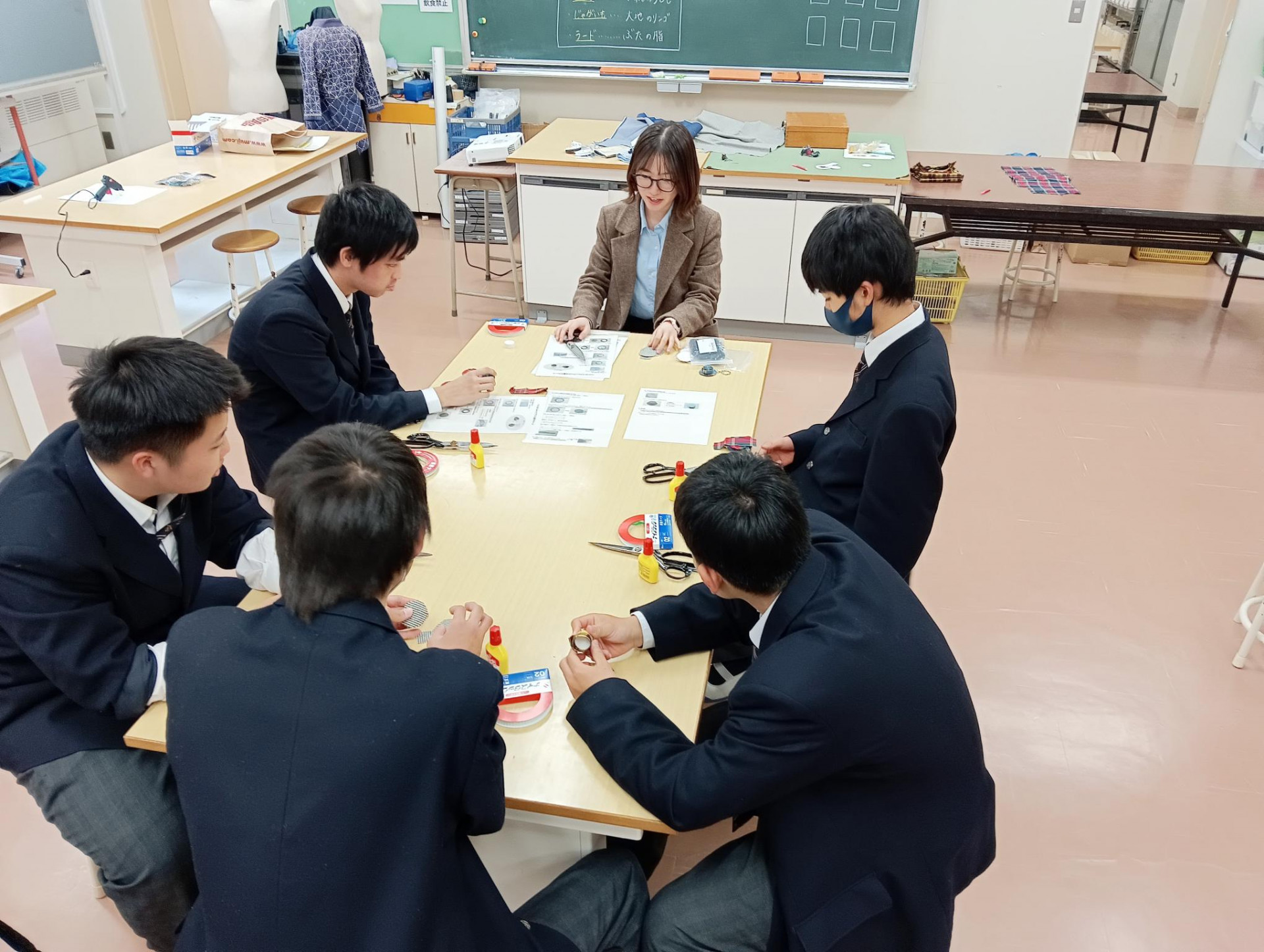 R8_0313（特別講習・家庭科手芸作品①）