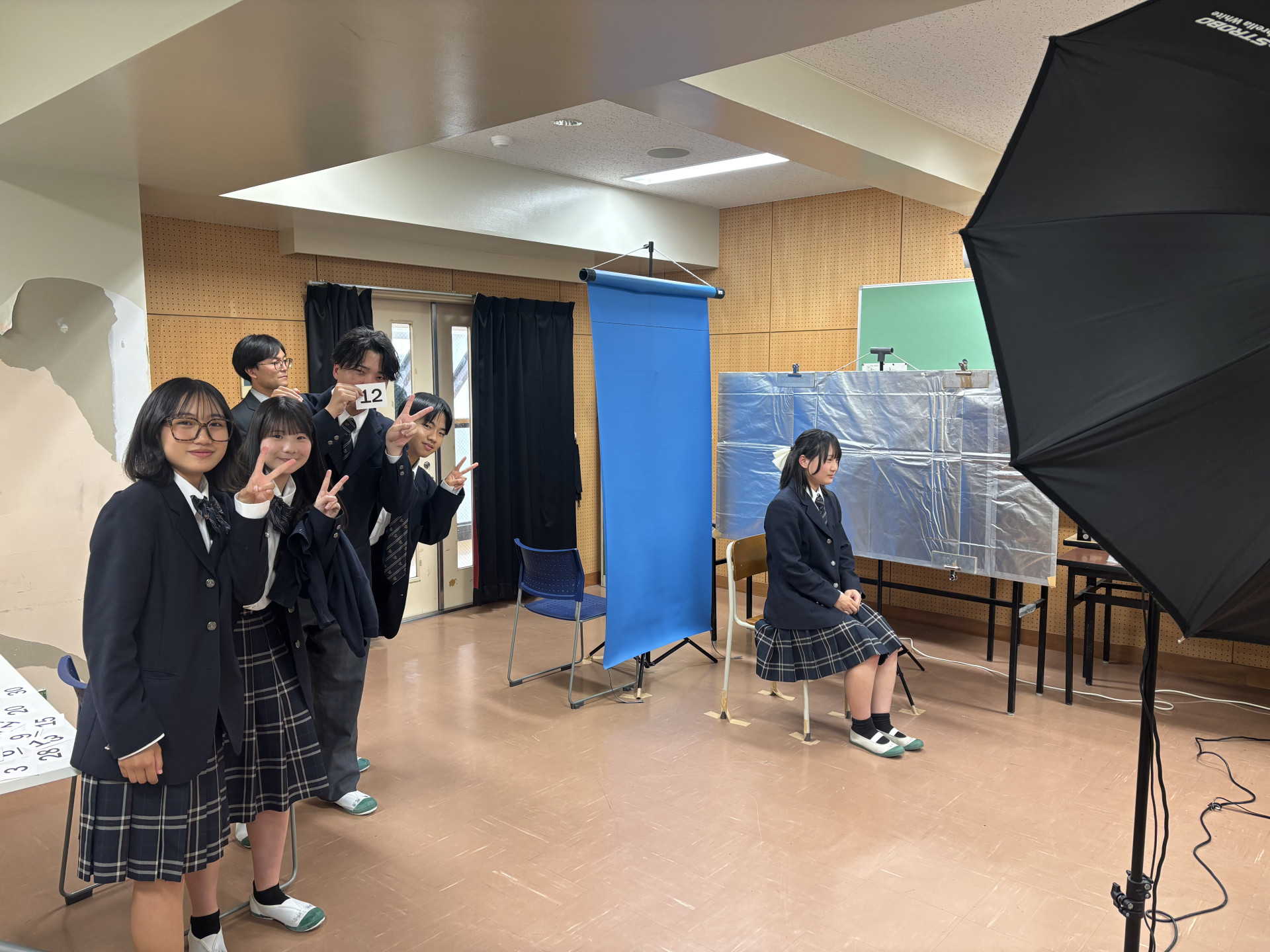 R8_0513（３学年進路活動証明写真撮影）