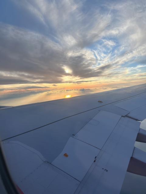 ヒロ　飛行機から見る空