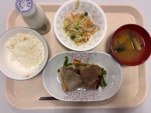 給食４