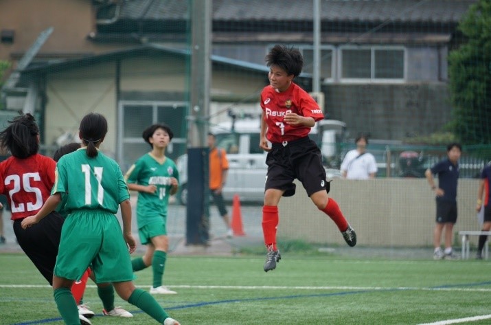 サッカー３