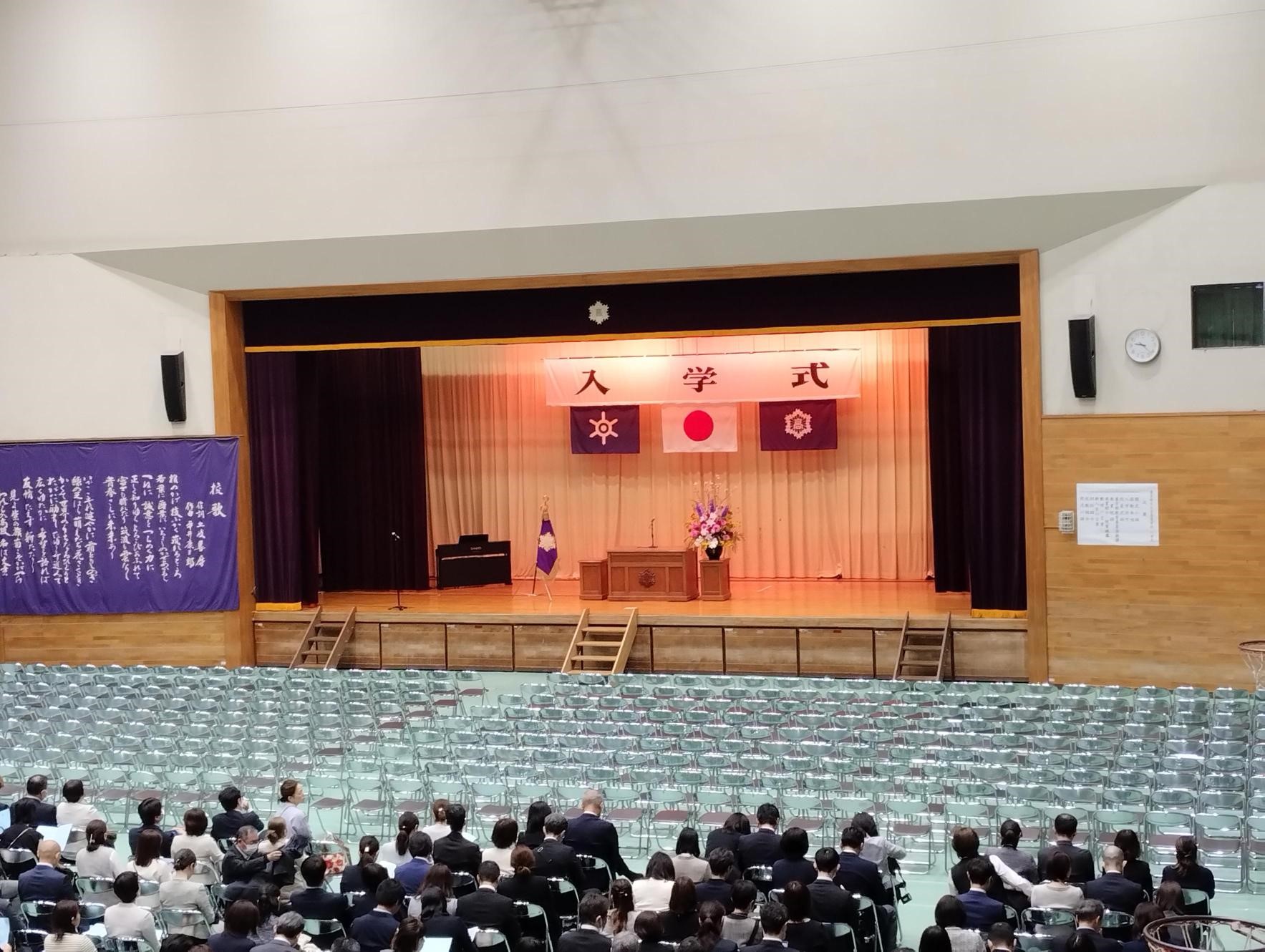 入学式会場内