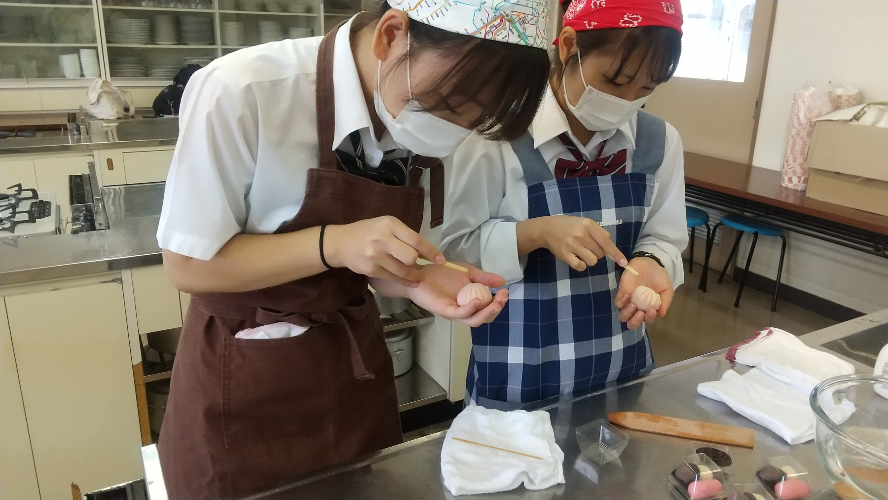 和菓子「菊」作成中.JPG