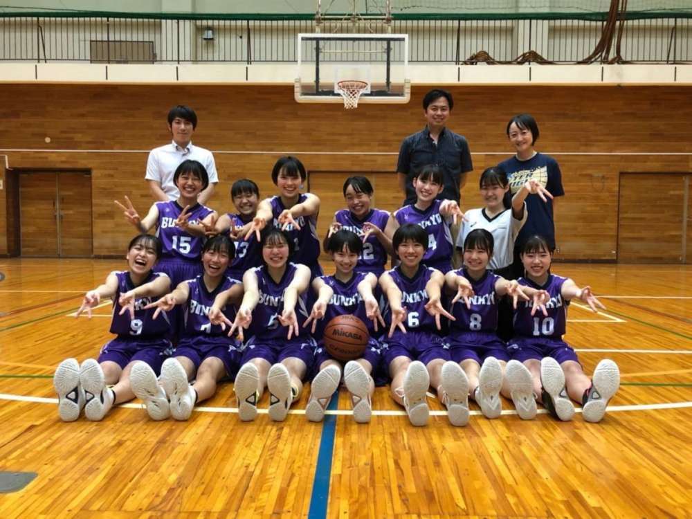 女子バスケ卒業アルバム