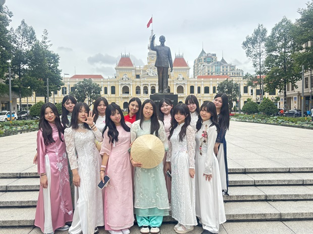 修旅_アオザイ_20251029_02