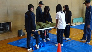 避難所体験_傷病者搬送_20251030_02