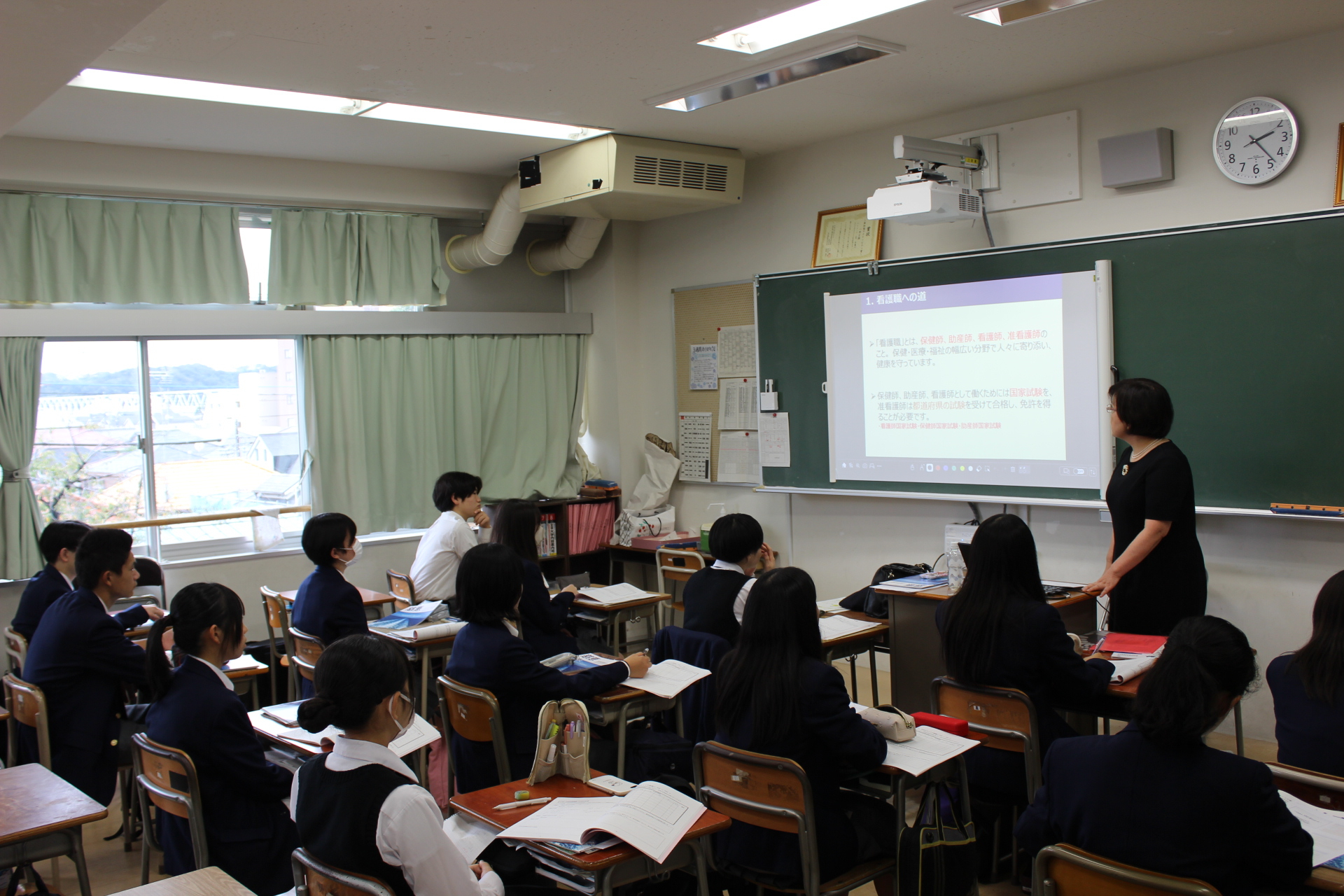 大学出張講義.JPG