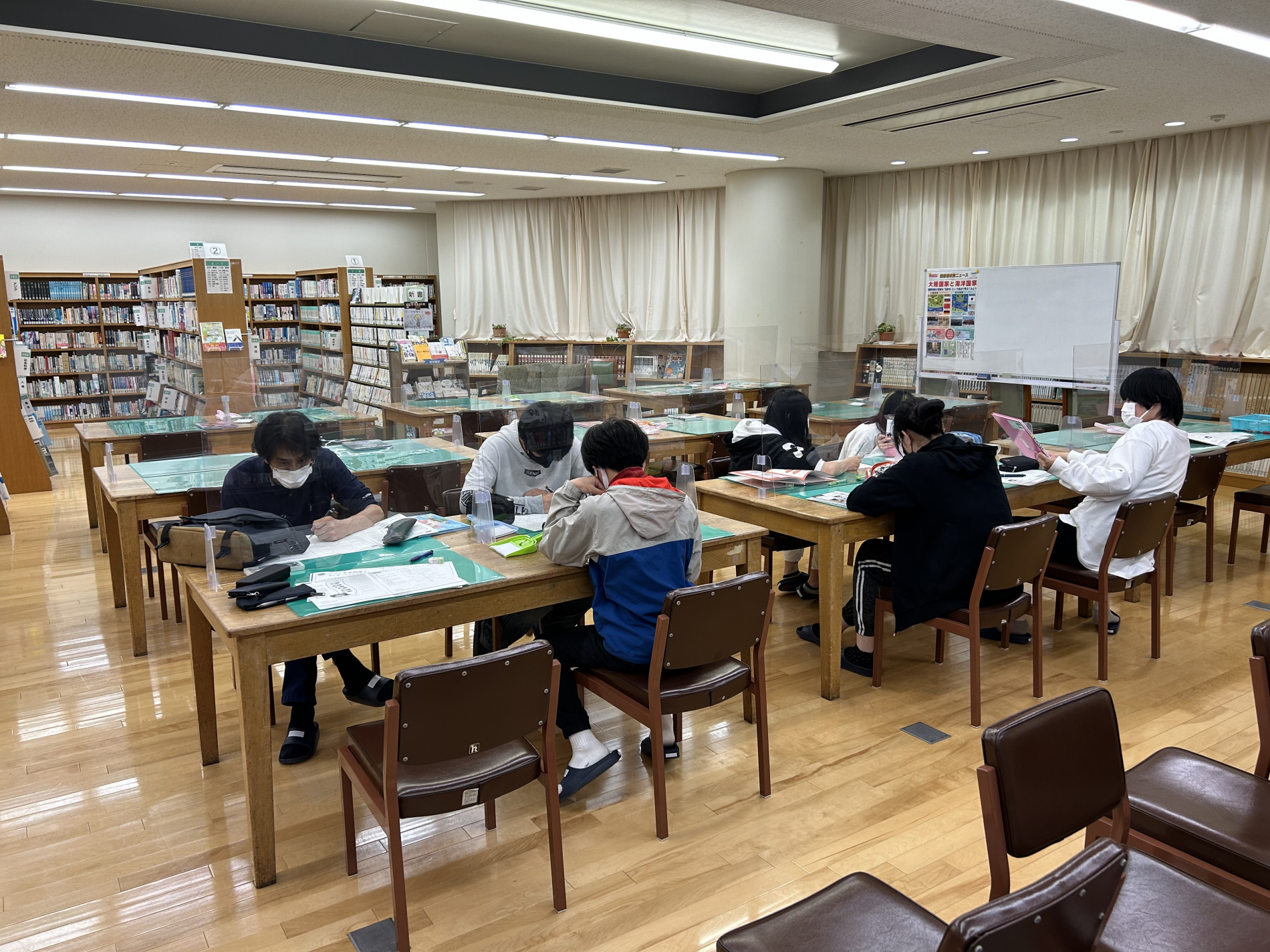 調べ学習の様子