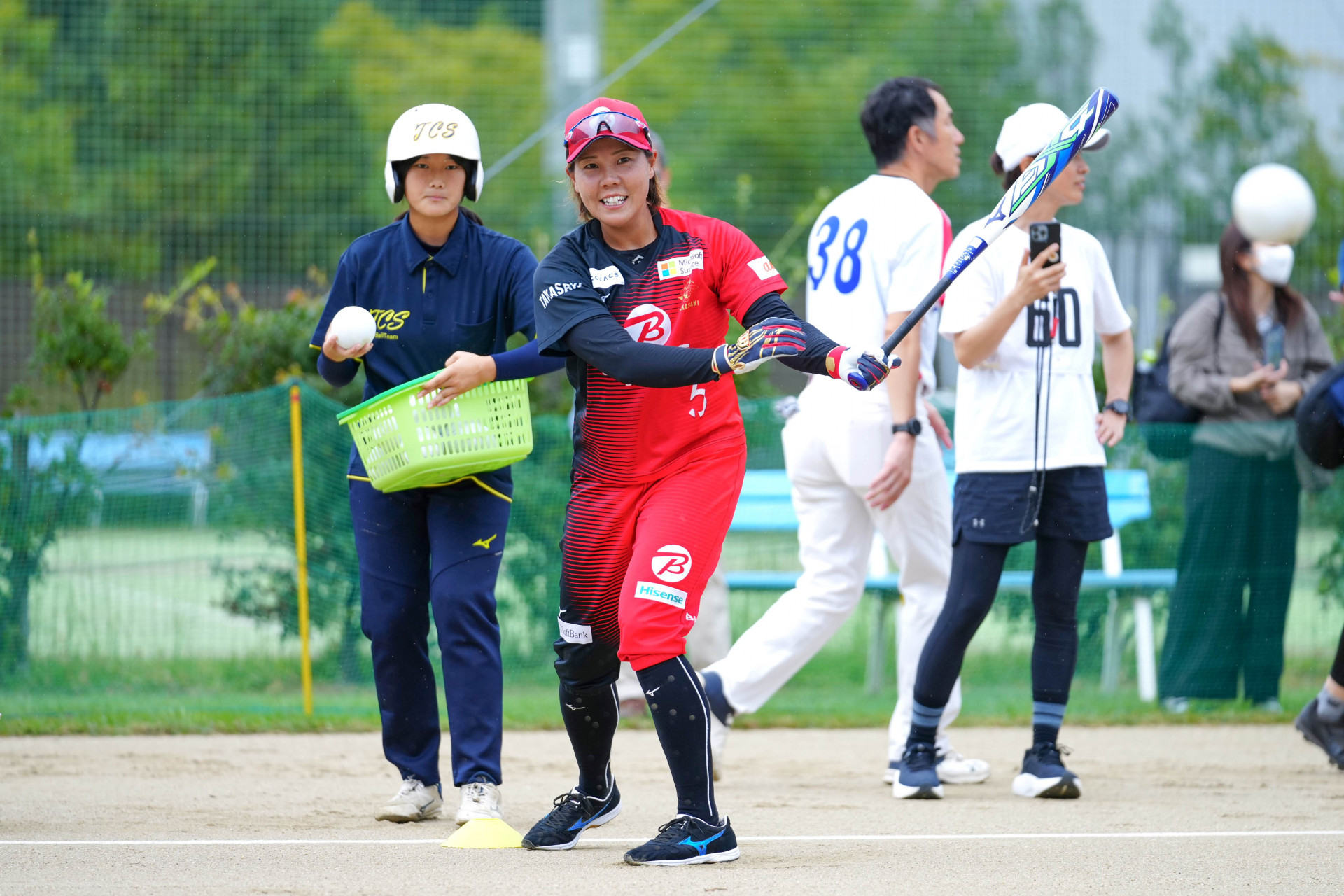 ノックを打つ内藤さん