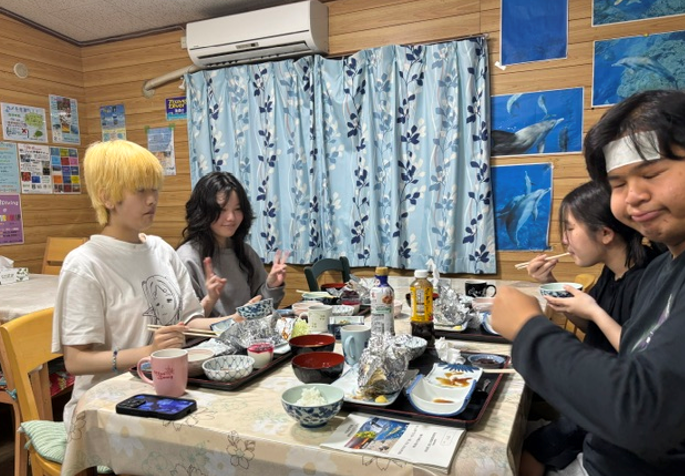 夕食４人