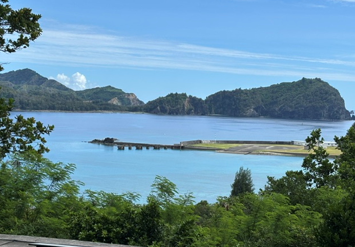 神社からの小笠原の海