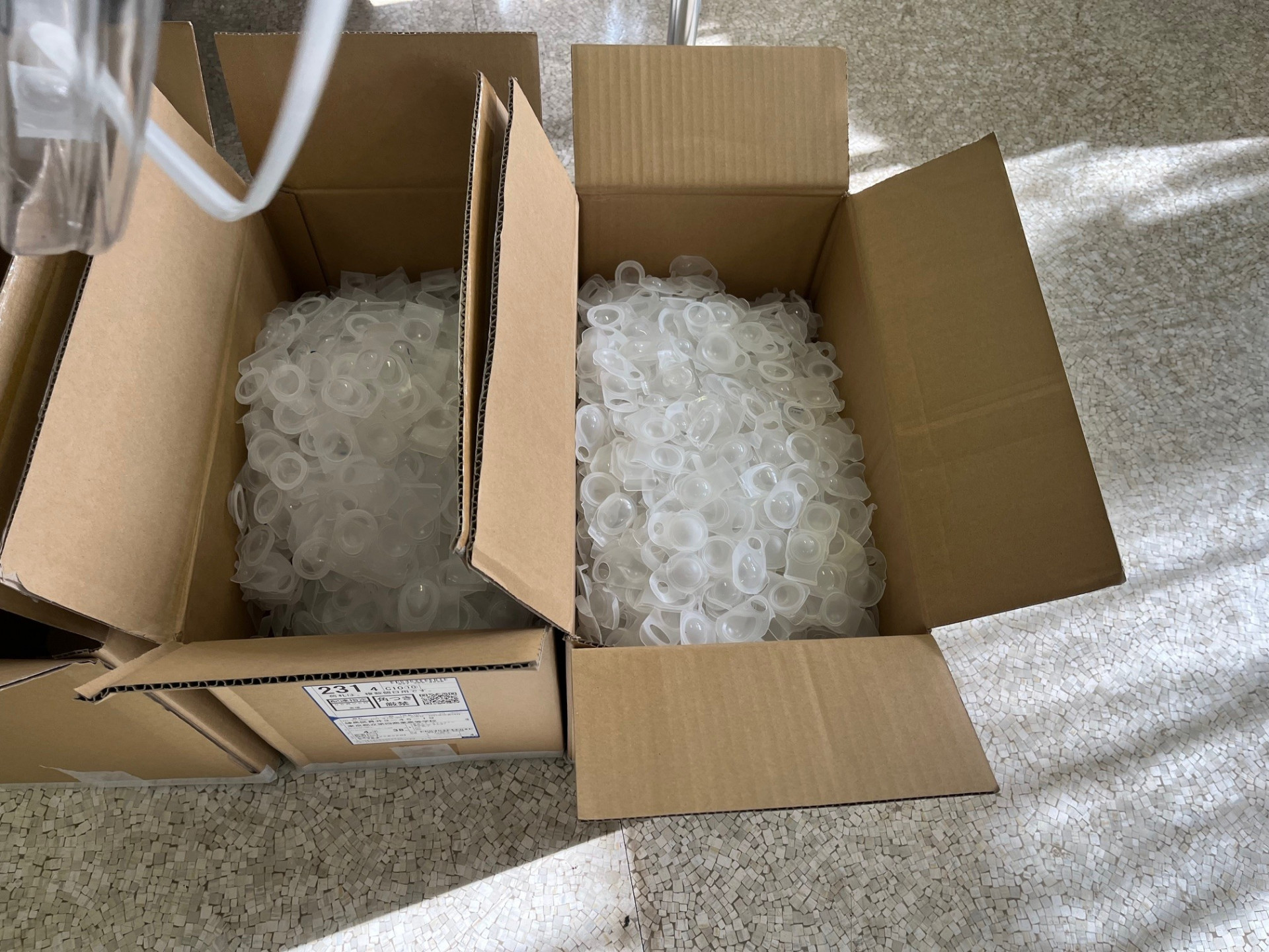 コンタクト空ケース２