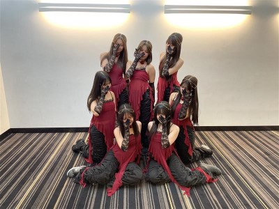 ①顔隠し