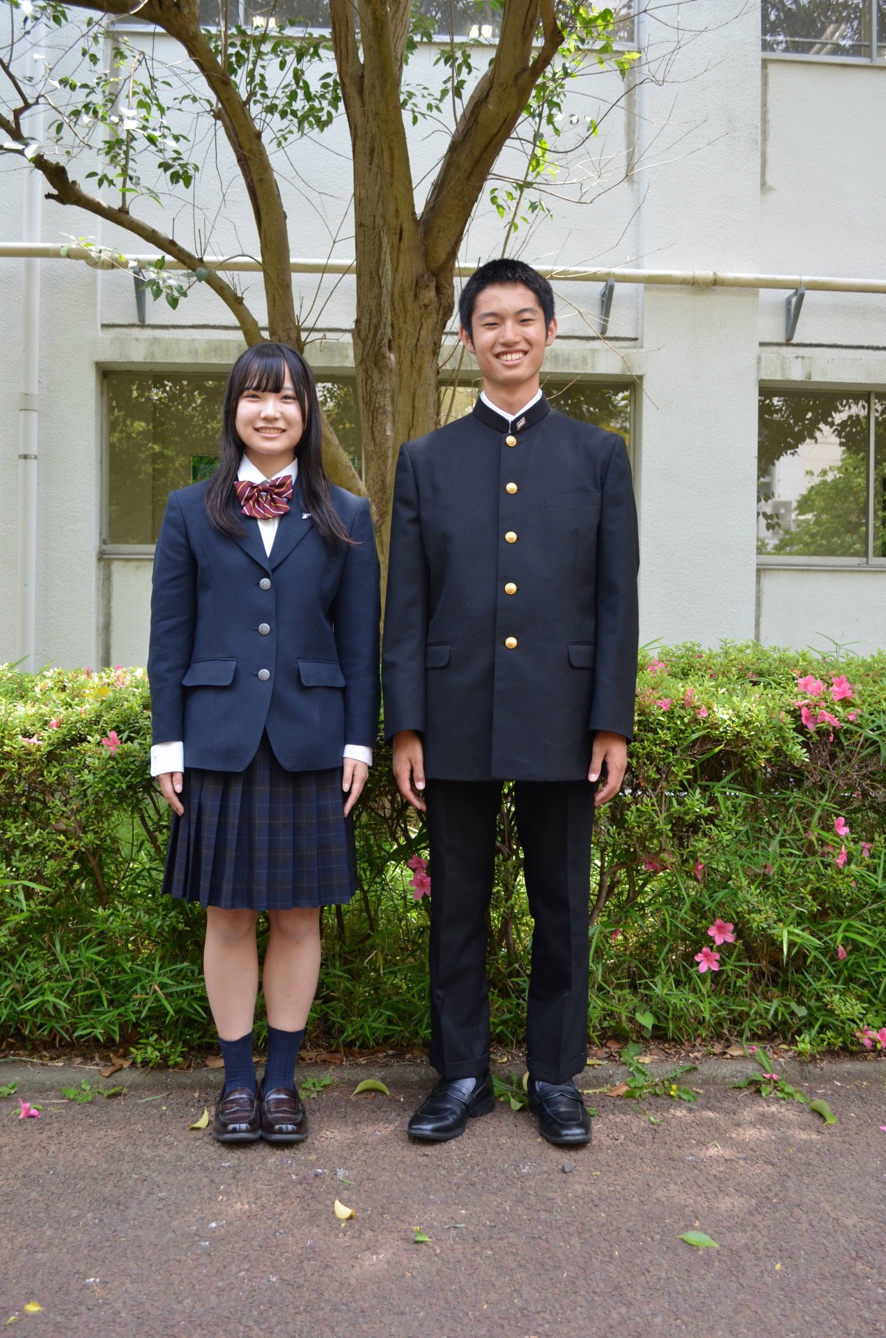 男女の秋冬服の写真