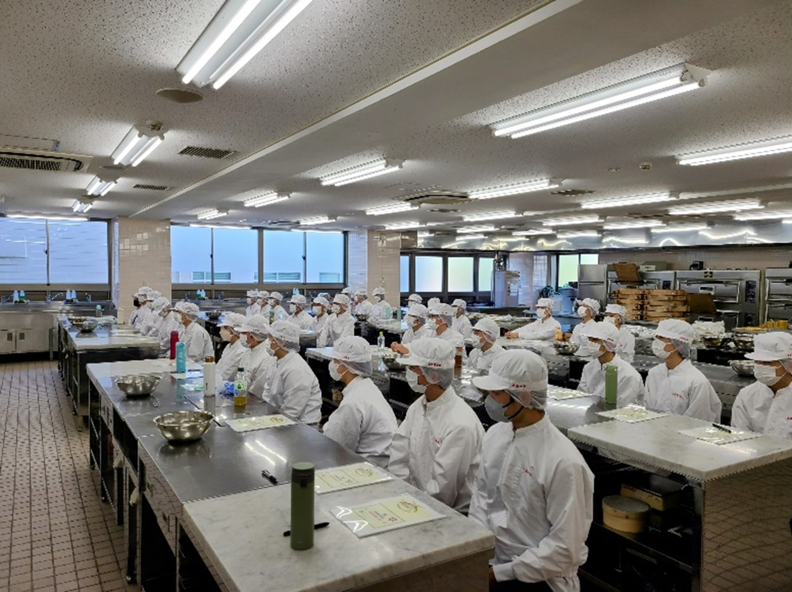 食品科1年　総合実習の様子