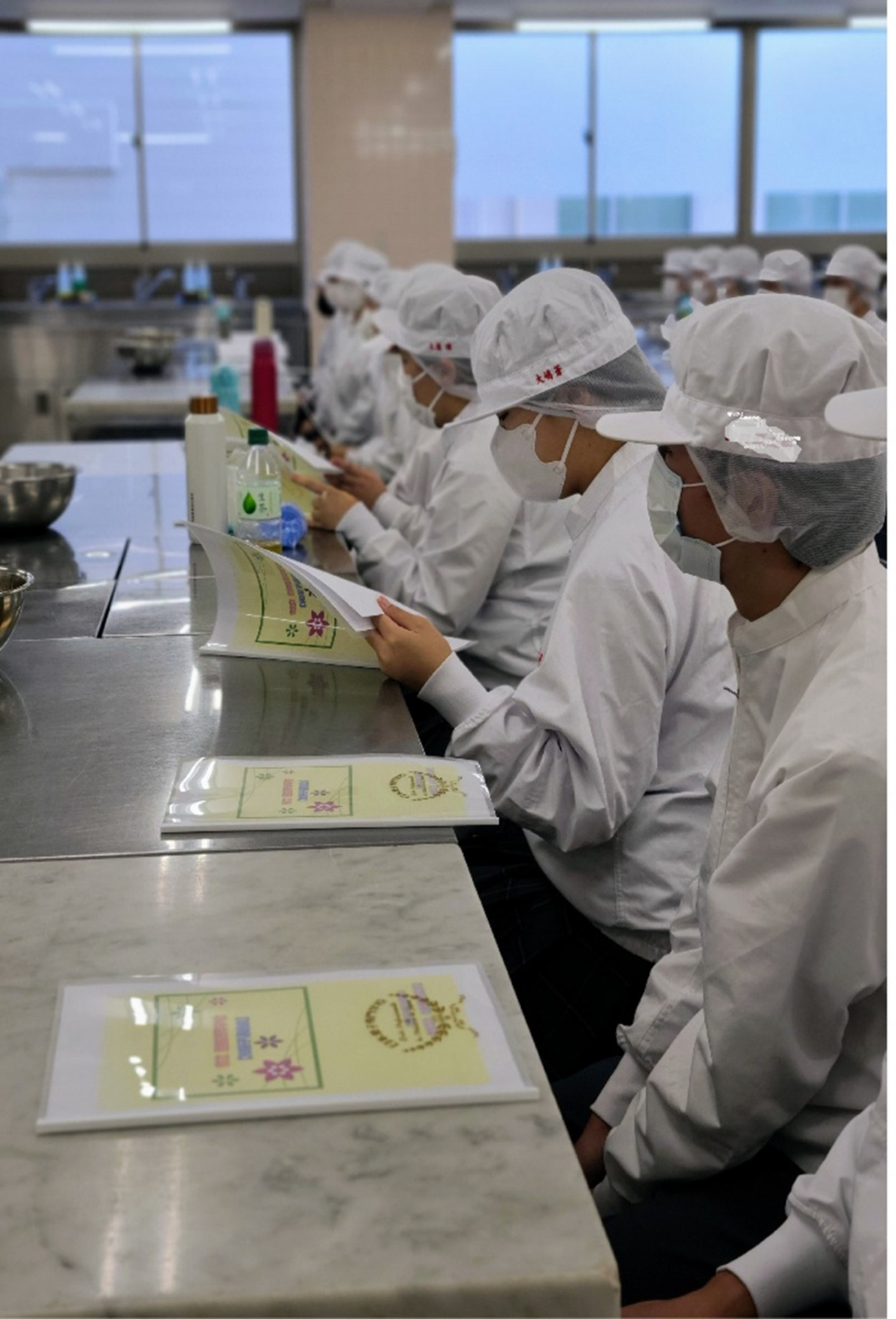 食品科1年　総合実習の様子