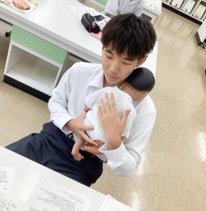 225泣く赤ちゃん_edited