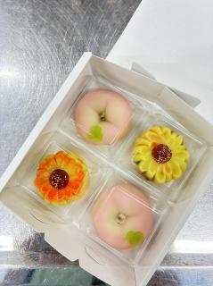 部員作ねりきり（あさがお・ひまわり）