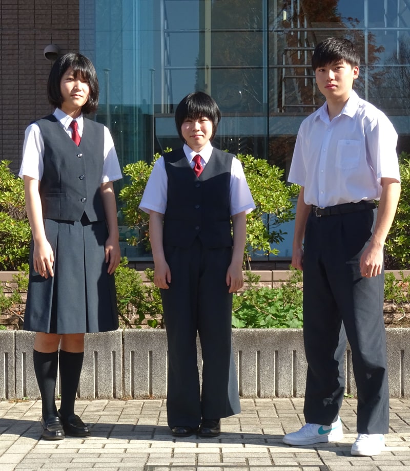 男女の夏服の写真