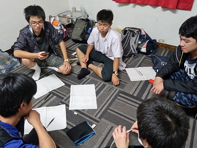 日誌を書く部員