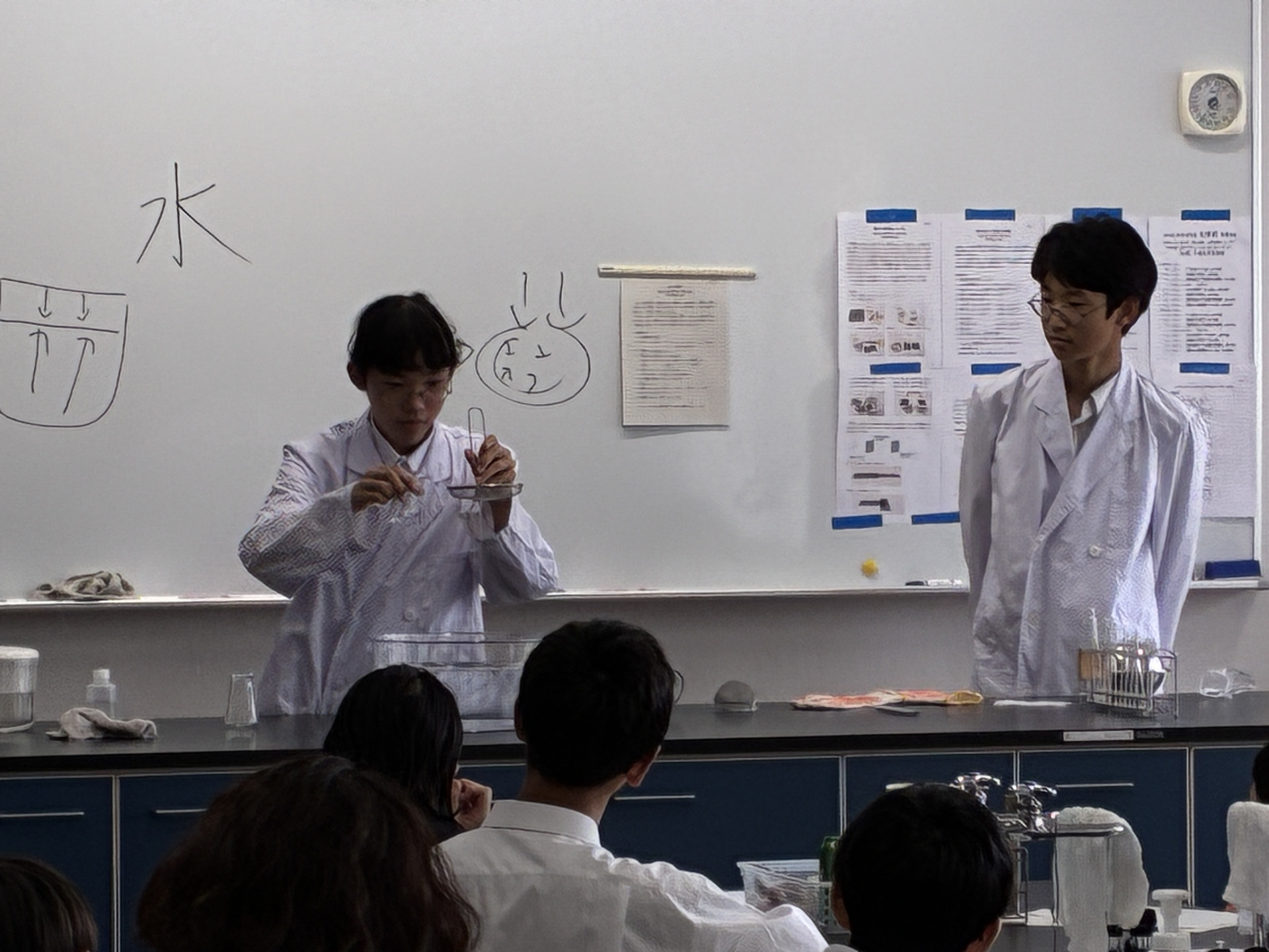 20260905_文化祭化学班２