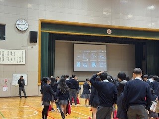 251022１学年集会１