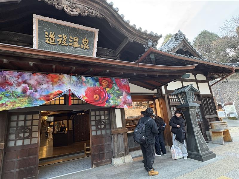 4fbf787a-16e3-46fc-b38a-88a4ea39082d