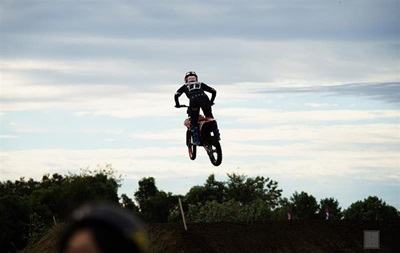 934b1b49-3c96-46e9-a47b-e0416374c140