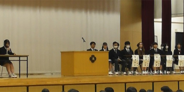 立会演説の写真