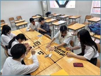 両校のシンボルをモチーフにしたキーホルダー