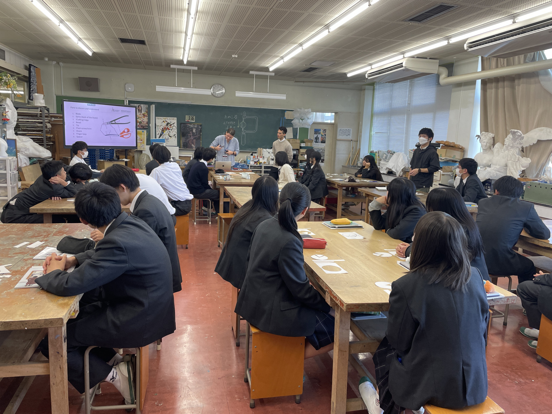 20251117美術出前授業２