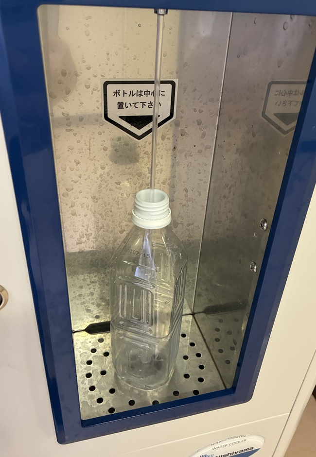 冷水器使用中