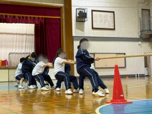 1002体育祭-綱引き白団.JPG