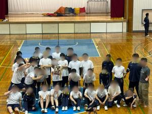 1002体育祭-閉会式後赤団.JPG