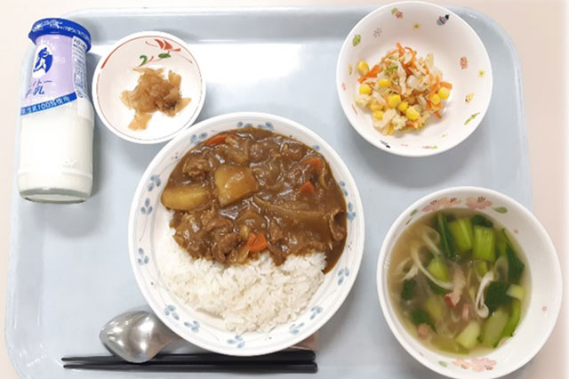 給食の画像