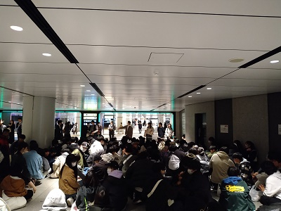 東京駅に集合