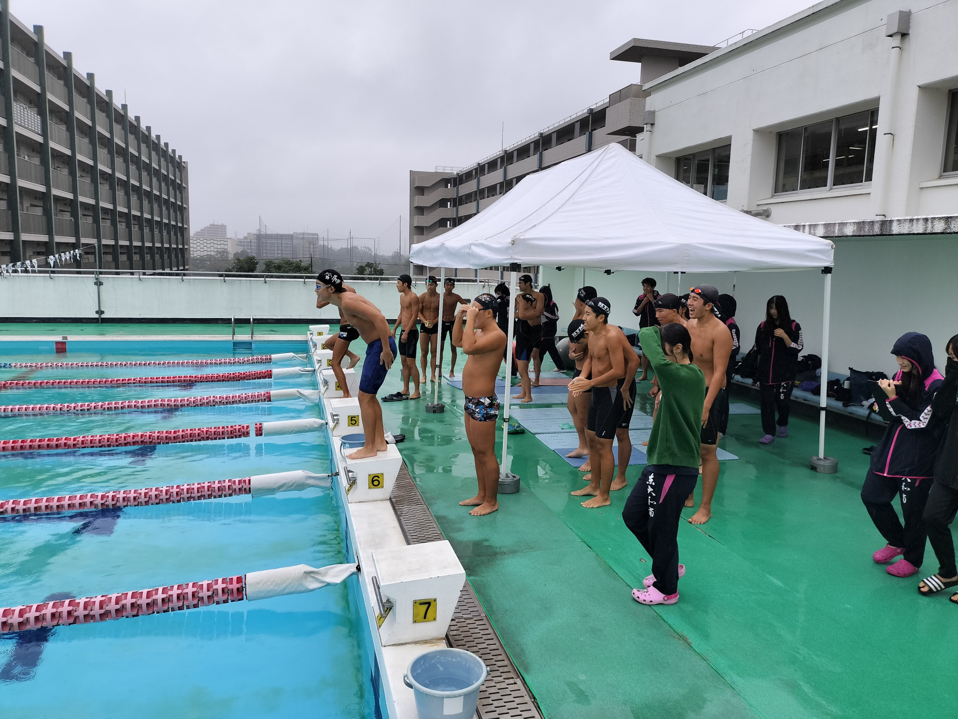 プール納め写真