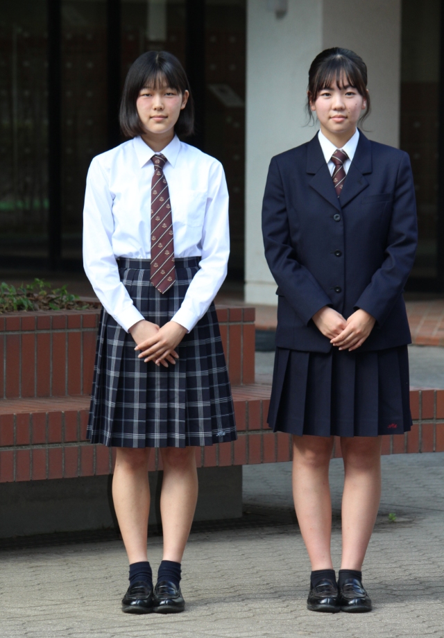 代表的な女子の制服の写真