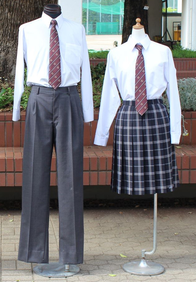 代表的な女子の制服の写真