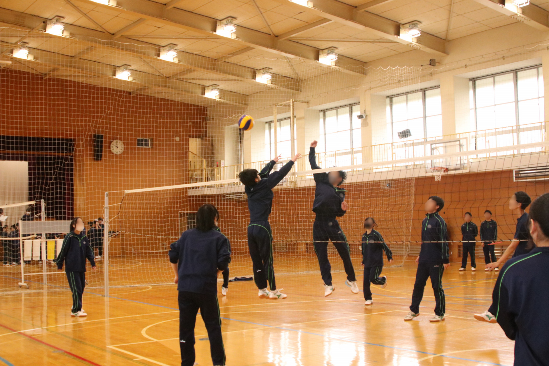 2年バレー.JPG