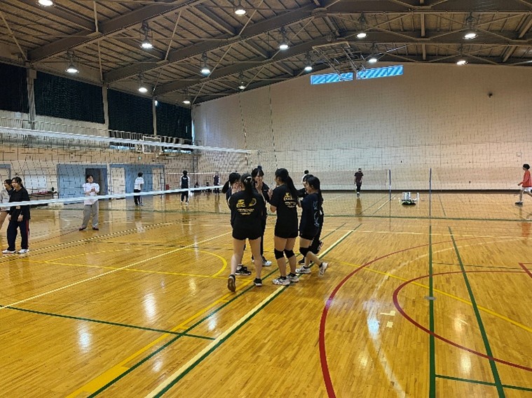 女バレ_練習納めOG会２