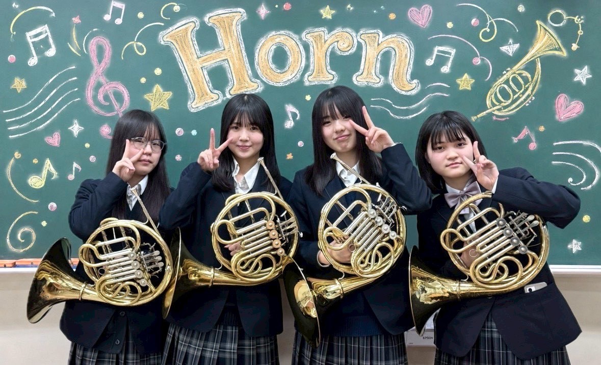 ７