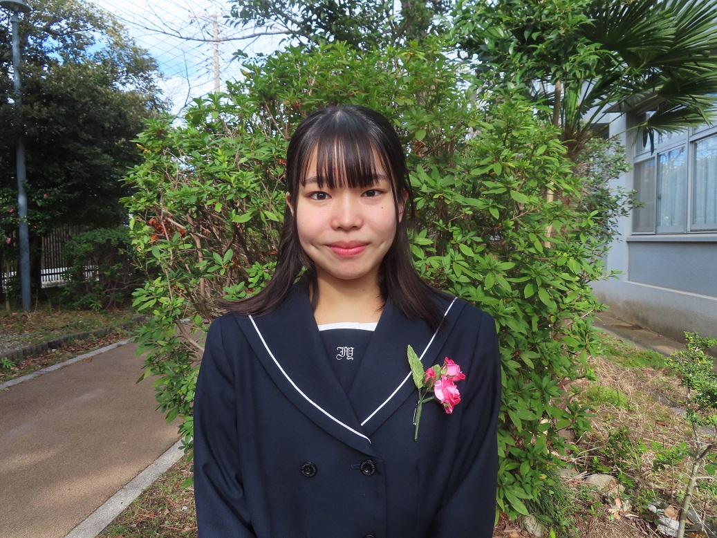 輿石 晴子さん顔写真