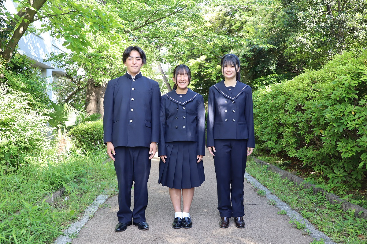 代表的な男女の制服(冬服)の写真