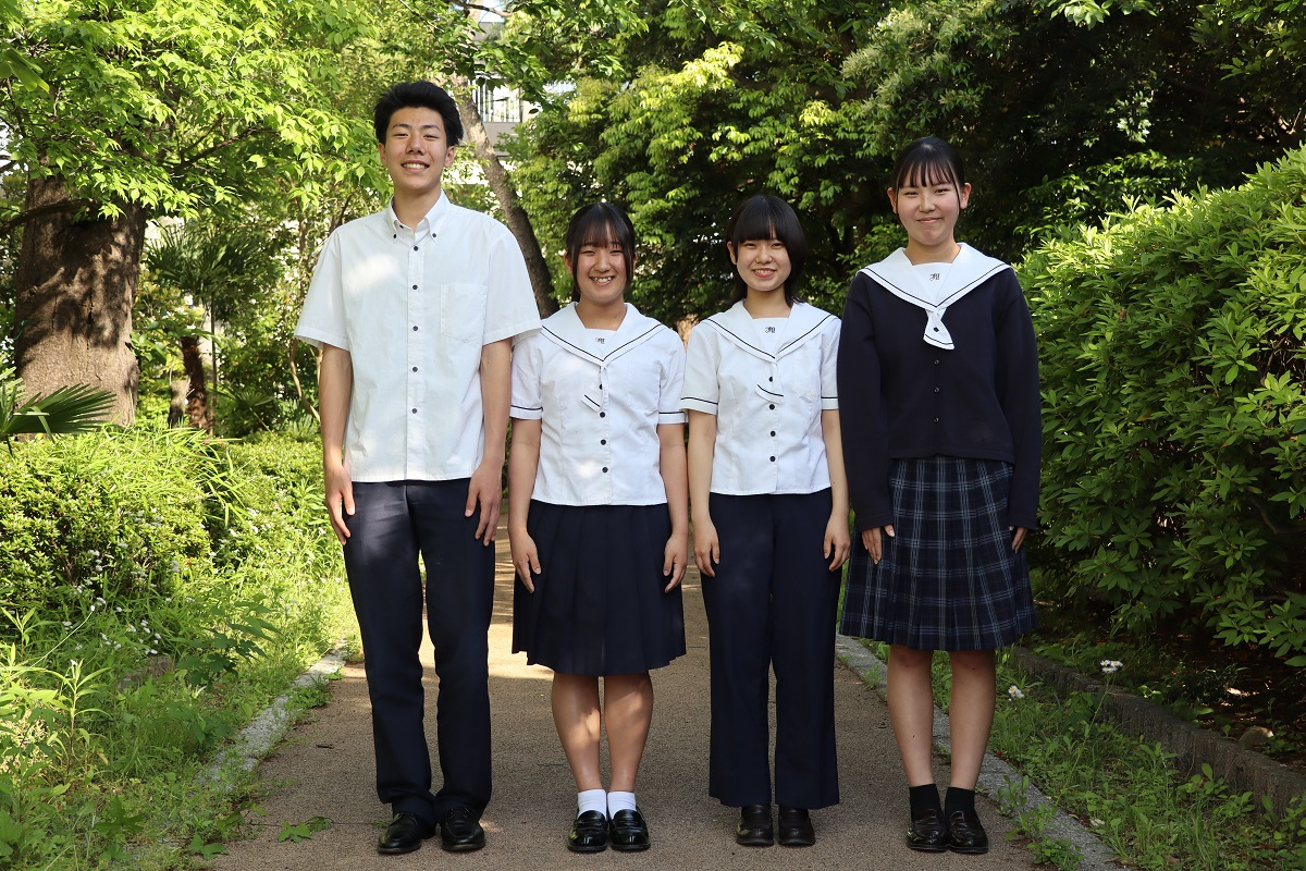 代表的な男女の制服(夏服)の写真