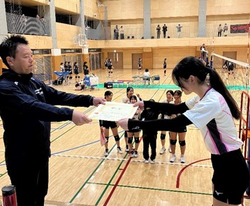 女子バレーボール新人大会