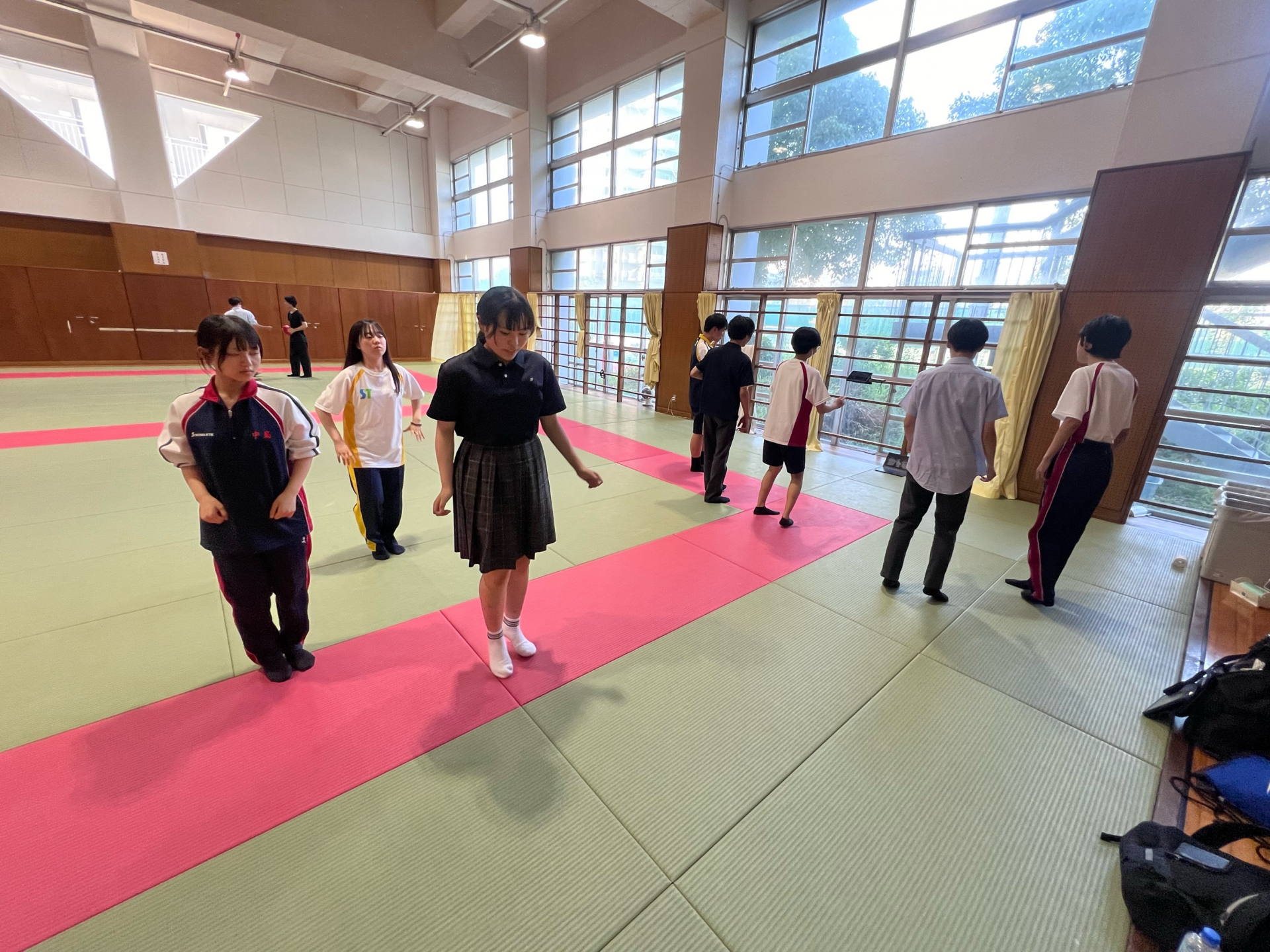 ④
