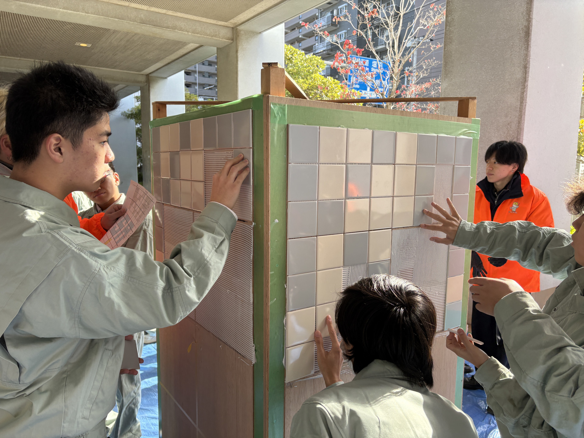 タイル貼り体験③_k0970392@metro.ed.jp